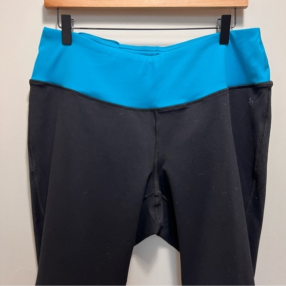 Torrid Black & Blue Cropped Leggings Activewear Size 2x - Picture 3 of 9